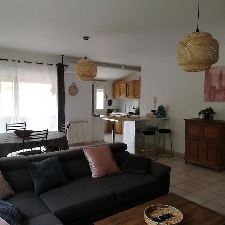 Superbe Appartement De 90M2 A Uzes Super Equipe Avec Garage Et Grand Parking Privatif ภายนอก รูปภาพ