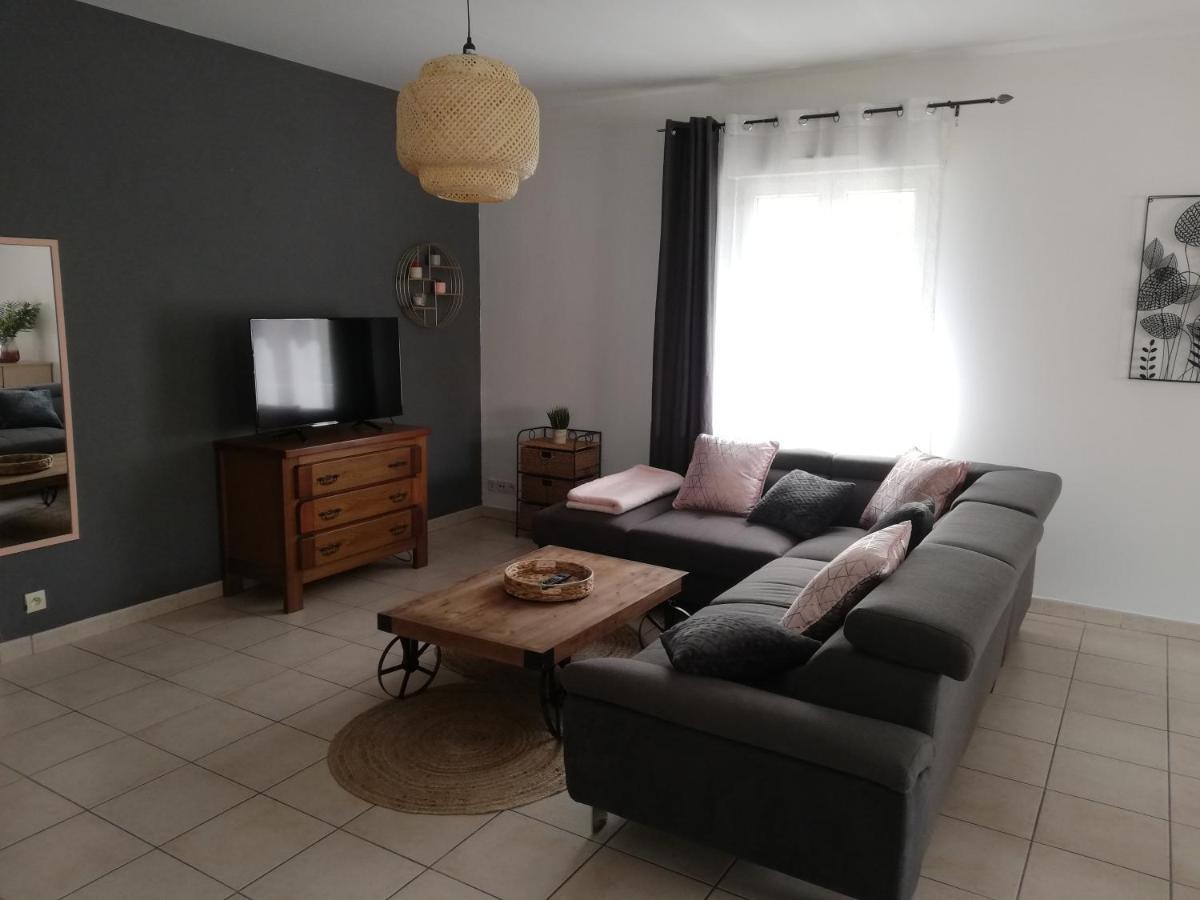 Superbe Appartement De 90M2 A Uzes Super Equipe Avec Garage Et Grand Parking Privatif ภายนอก รูปภาพ